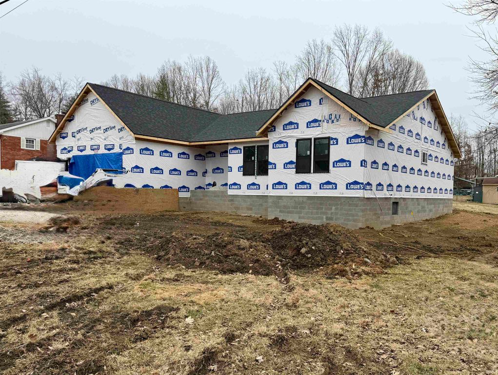 922 Russell Road, Chandler, IN 47610