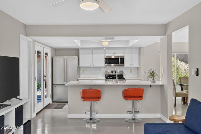 12037 S HALF MOON Drive, Phoenix, AZ 85044