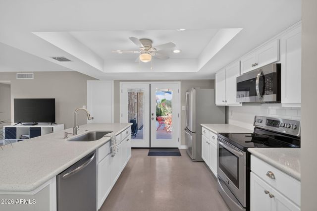 12037 S HALF MOON Drive, Phoenix, AZ 85044