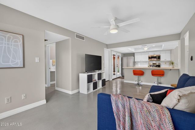 12037 S HALF MOON Drive, Phoenix, AZ 85044