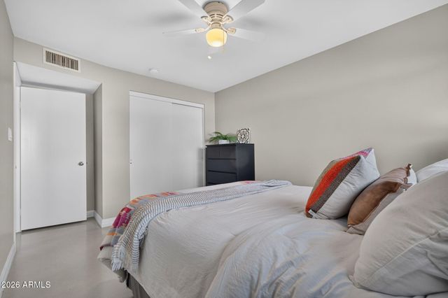 12037 S HALF MOON Drive, Phoenix, AZ 85044