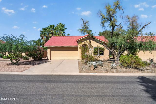 12037 S HALF MOON Drive, Phoenix, AZ 85044