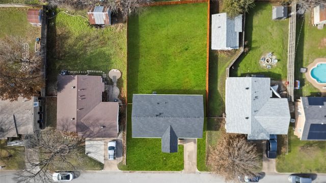110 Ridgecrest Drive, Euless, TX 76040