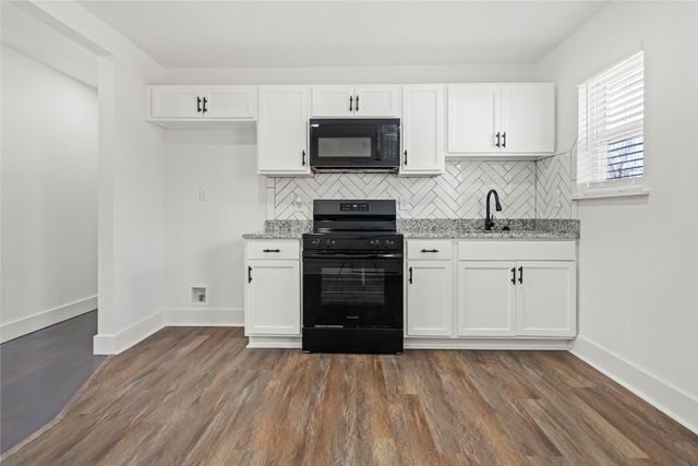 110 Ridgecrest Drive, Euless, TX 76040