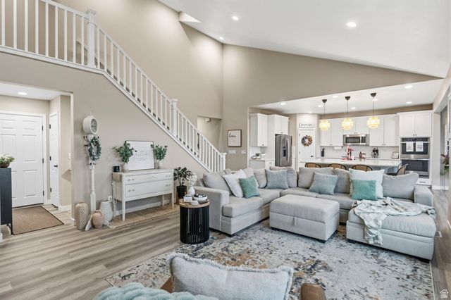 1498 S LOVELAND LN, Saratoga Springs, UT 84045