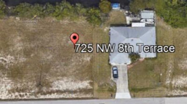 725 NW 8th Terrace, Cape Coral, FL 33993
