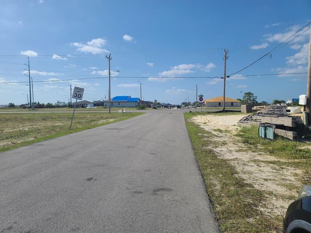 725 NW 8th Terrace, Cape Coral, FL 33993