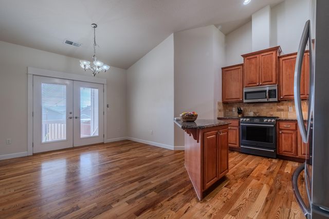 584 Barton Road, Eagle Point, OR 97524