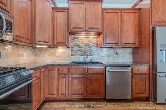 584 Barton Road, Eagle Point, OR 97524