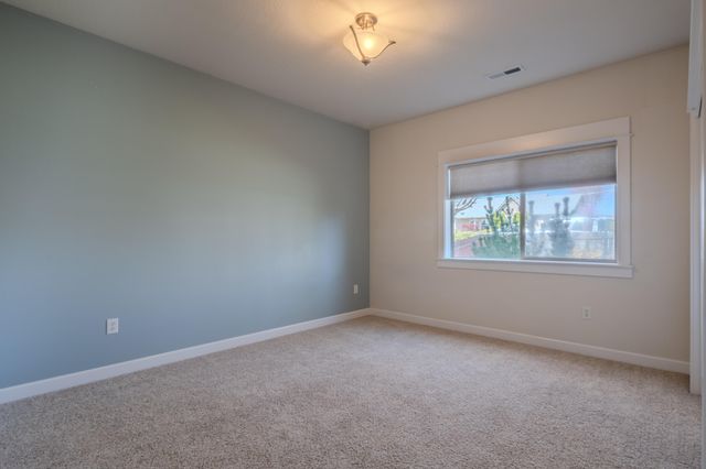 584 Barton Road, Eagle Point, OR 97524