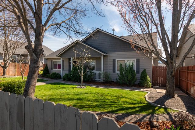 584 Barton Road, Eagle Point, OR 97524