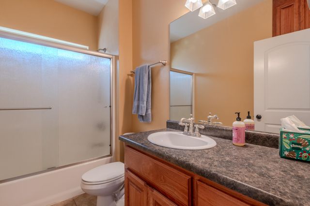 584 Barton Road, Eagle Point, OR 97524