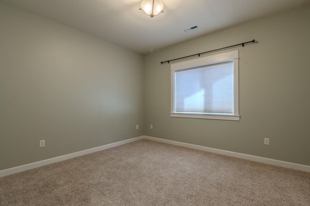 584 Barton Road, Eagle Point, OR 97524