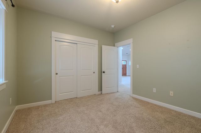 584 Barton Road, Eagle Point, OR 97524