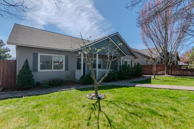 584 Barton Road, Eagle Point, OR 97524