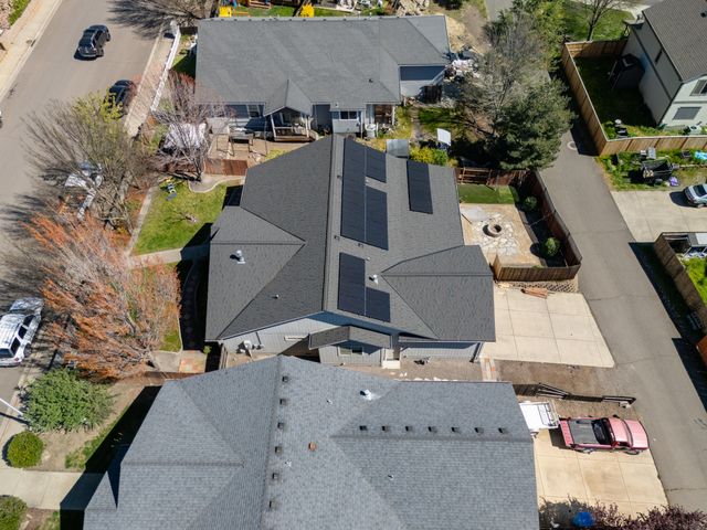 584 Barton Road, Eagle Point, OR 97524