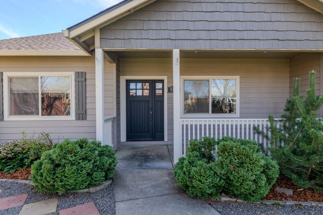 584 Barton Road, Eagle Point, OR 97524