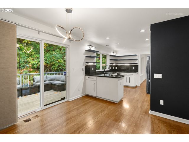 600 MAPLE St, Lake Oswego, OR 97034