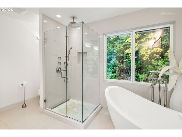 600 MAPLE St, Lake Oswego, OR 97034