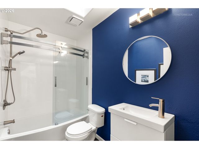 600 MAPLE St, Lake Oswego, OR 97034