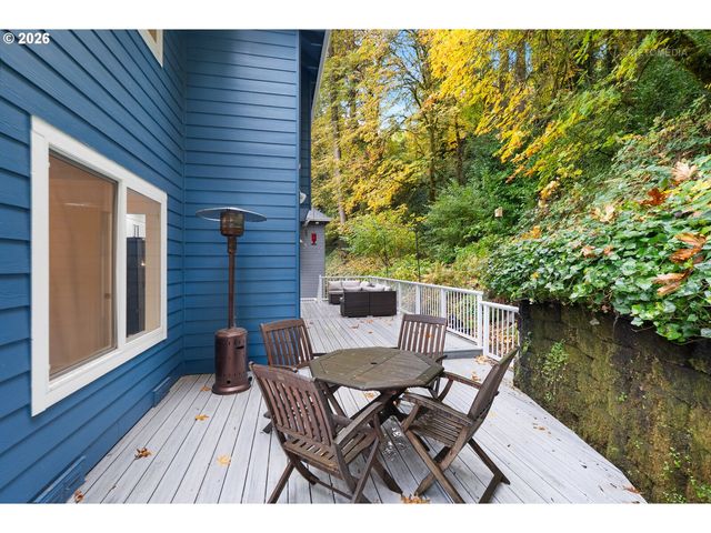 600 MAPLE St, Lake Oswego, OR 97034