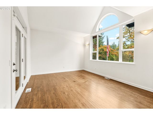 600 MAPLE St, Lake Oswego, OR 97034