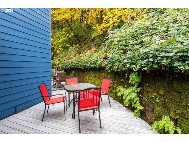 600 MAPLE St, Lake Oswego, OR 97034