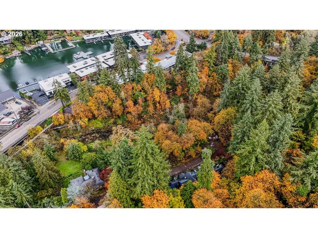 600 MAPLE St, Lake Oswego, OR 97034