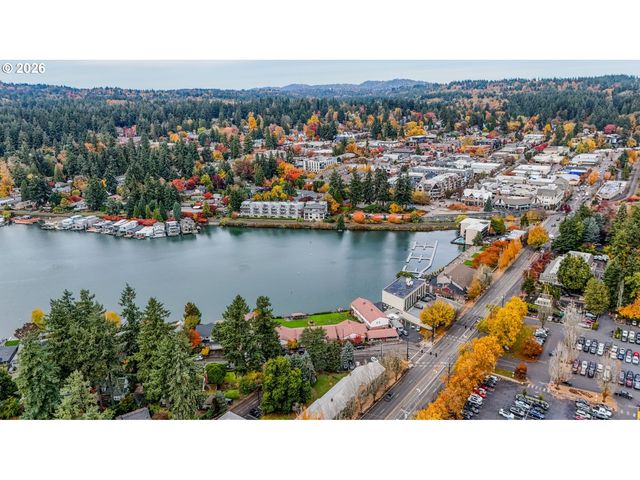 600 MAPLE St, Lake Oswego, OR 97034