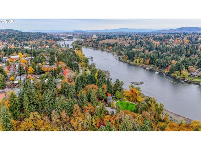 600 MAPLE St, Lake Oswego, OR 97034