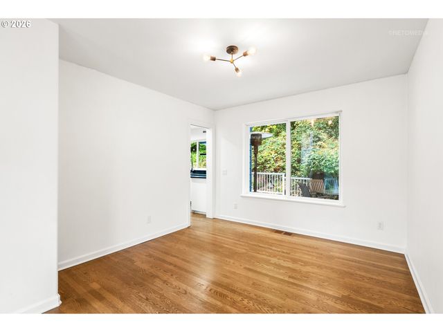 600 MAPLE St, Lake Oswego, OR 97034