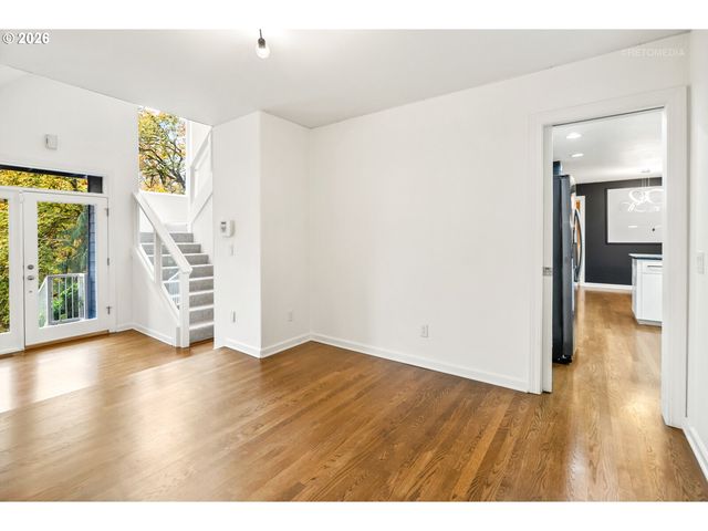 600 MAPLE St, Lake Oswego, OR 97034