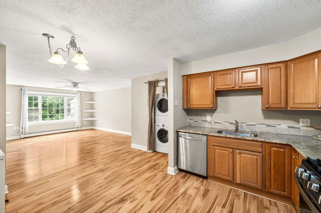 50 Brookside Dr Apt J7, Exeter, NH 03833