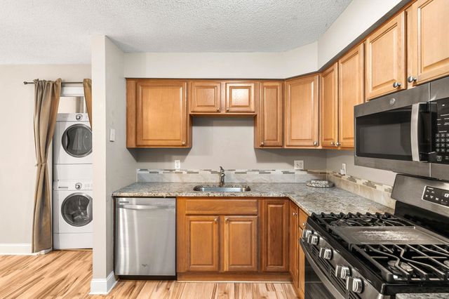 50 Brookside Dr Apt J7, Exeter, NH 03833