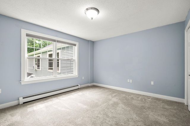 50 Brookside Dr Apt J7, Exeter, NH 03833