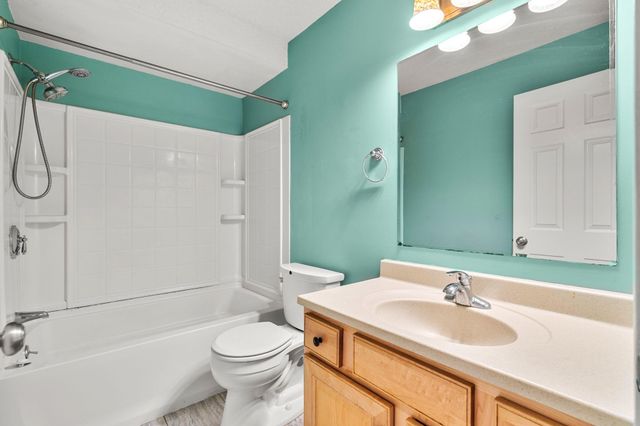 50 Brookside Dr Apt J7, Exeter, NH 03833