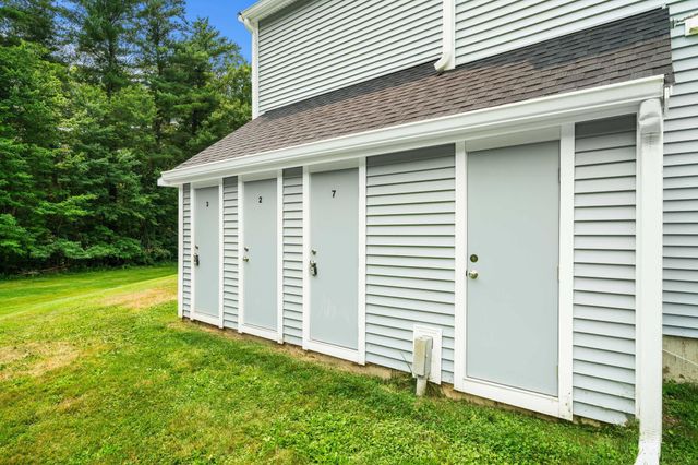 50 Brookside Dr Apt J7, Exeter, NH 03833