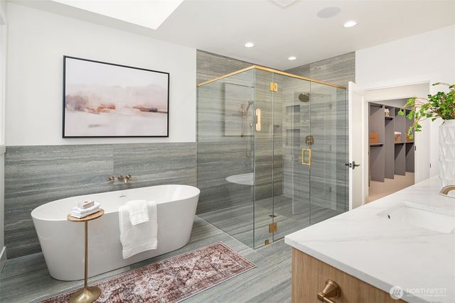 1032 107th Avenue SE, Bellevue, WA 98004