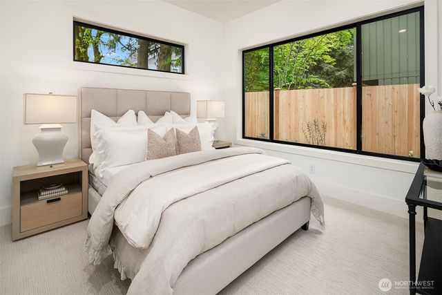 1032 107th Avenue SE, Bellevue, WA 98004