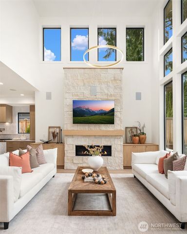 1032 107th Avenue SE, Bellevue, WA 98004