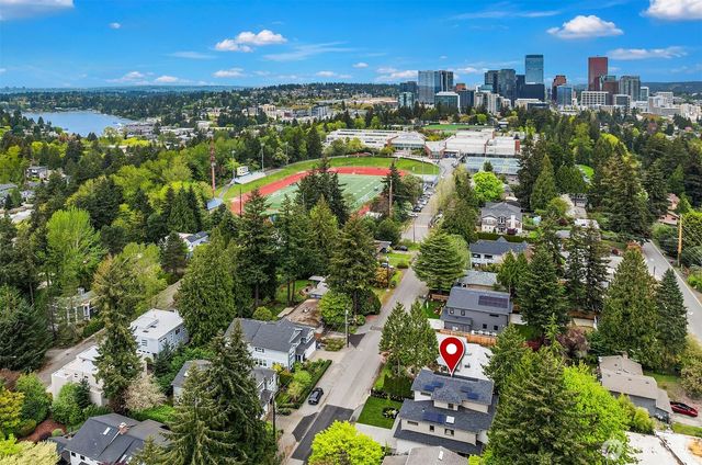 1032 107th Avenue SE, Bellevue, WA 98004