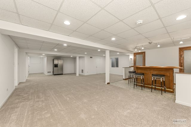 816 Colchester Drive, Oswego, IL 60543