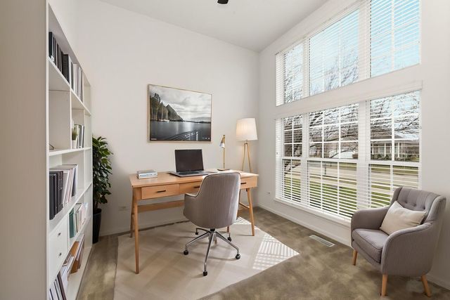 816 Colchester Drive, Oswego, IL 60543