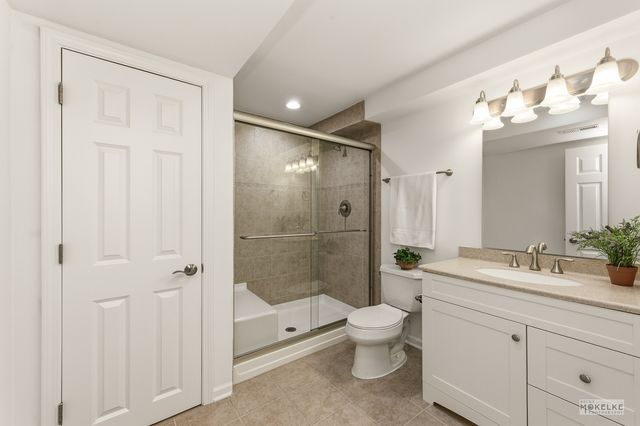 816 Colchester Drive, Oswego, IL 60543