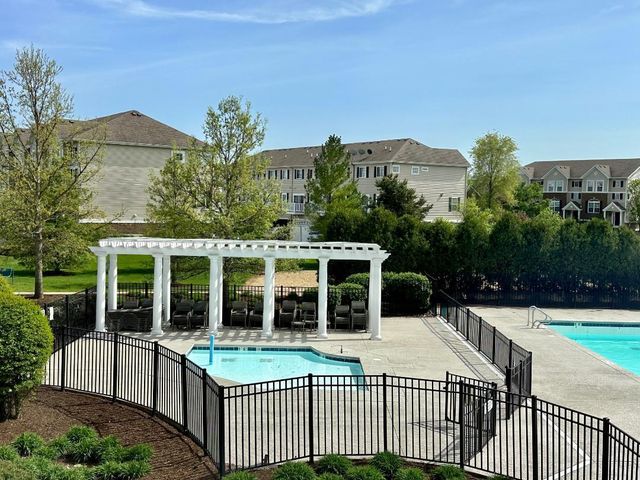 816 Colchester Drive, Oswego, IL 60543