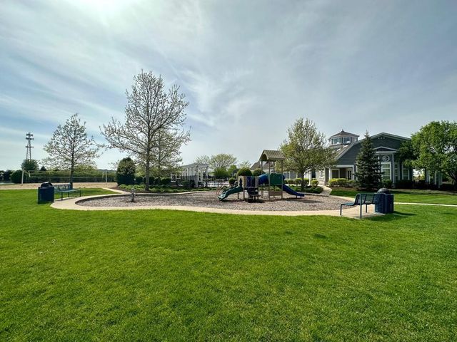 816 Colchester Drive, Oswego, IL 60543