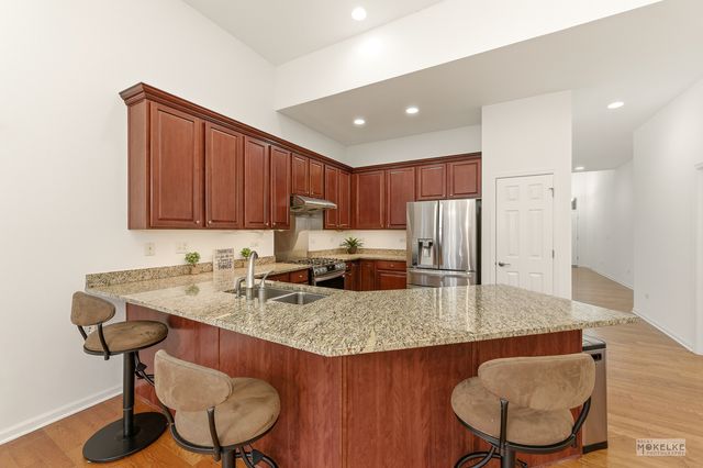 816 Colchester Drive, Oswego, IL 60543