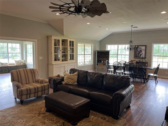 1015 Coy Road, Weimar, TX 78962