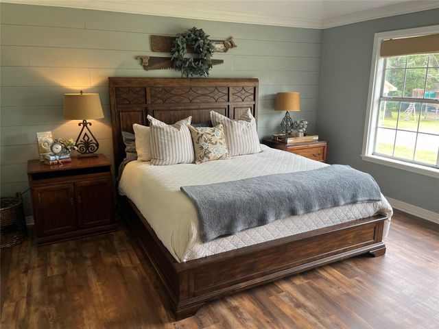 1015 Coy Road, Weimar, TX 78962