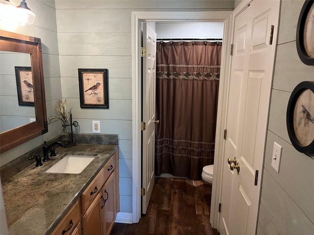 1015 Coy Road, Weimar, TX 78962